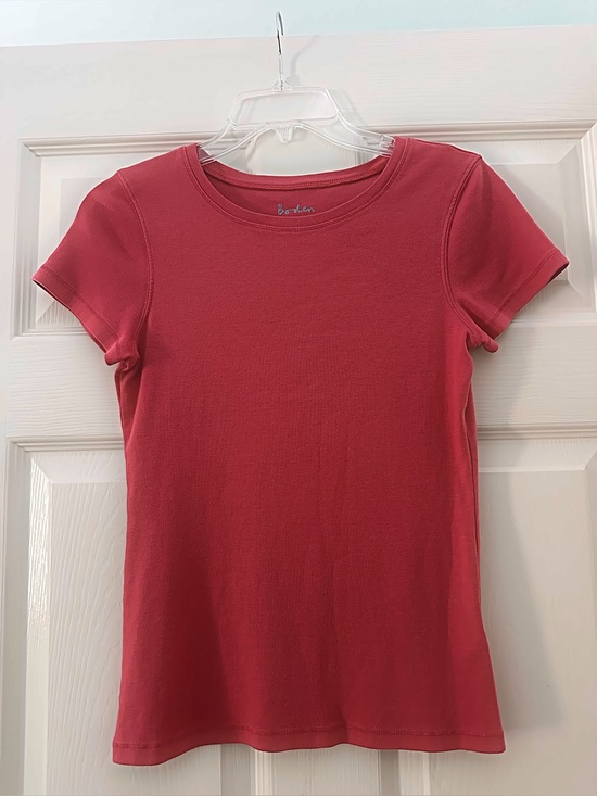 Boden Tops - Boden Short Sleeve Tee in Coral Red